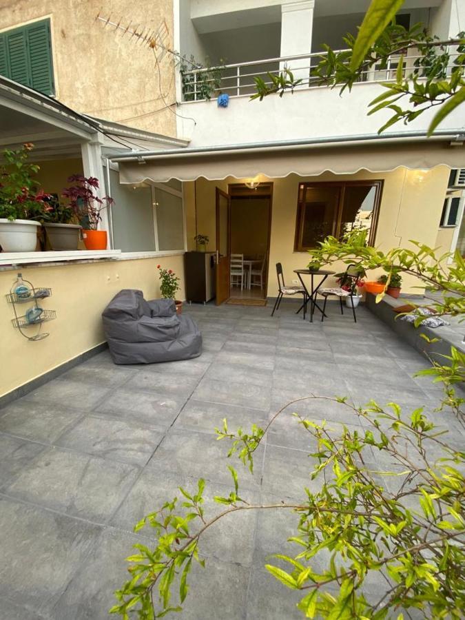 Saranda Beach Apartment Bagian luar foto